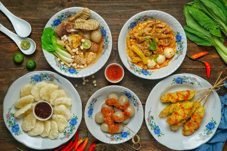 25 Makanan Khas Bandung yang Populer & Wajib Dicoba!