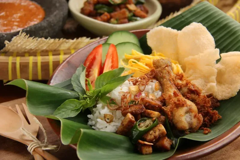 9 Tempat Makan Nasi Uduk Jakarta Paling Recommended