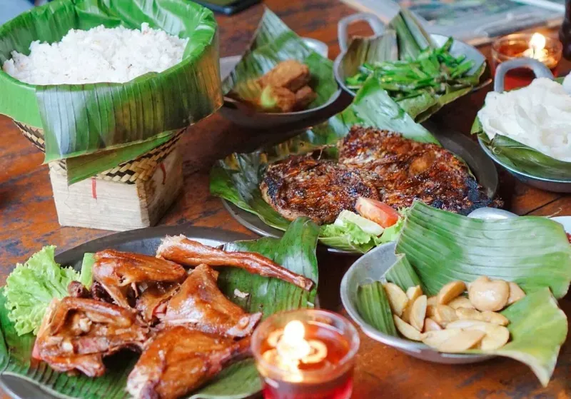 10 Rumah Makan Sunda di Bandung yang Recommended