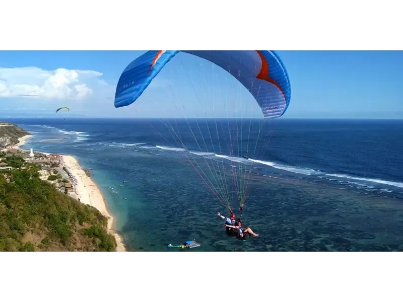 paragliding di bali